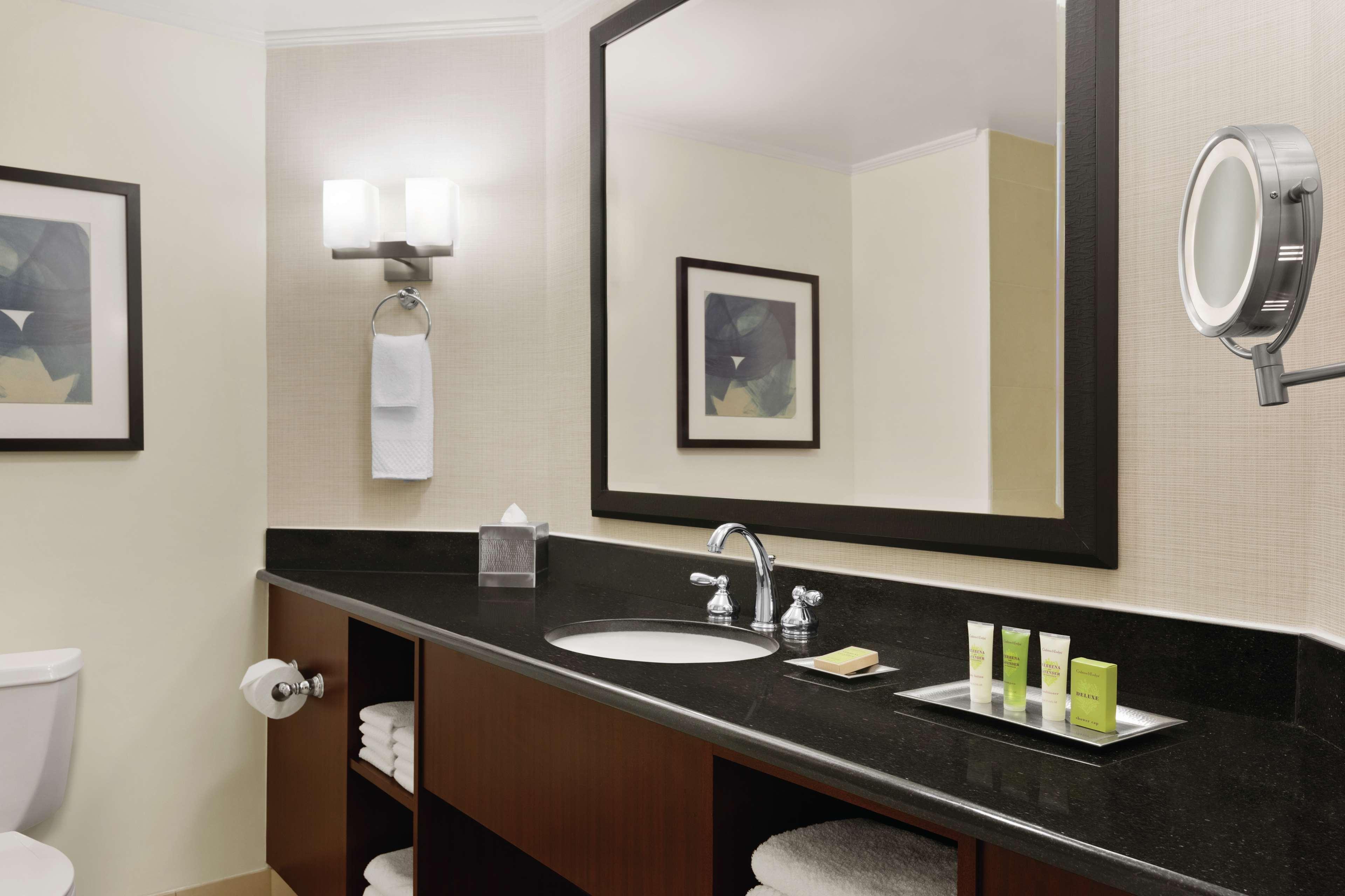 Hilton Executive Park Hotel 4*