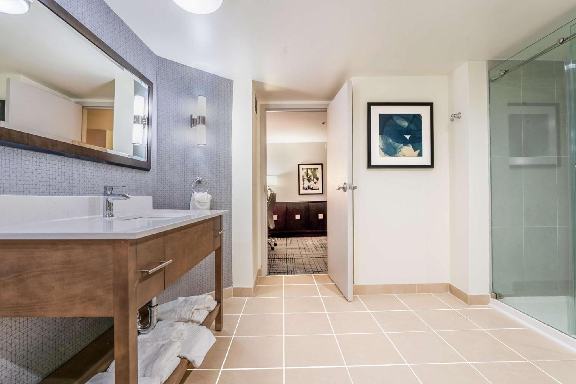 Hilton Executive Park Hotel 4*