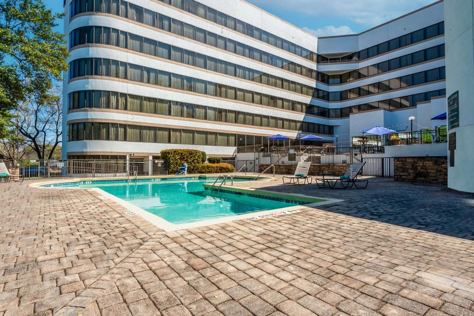 Hilton Executive Park 4*