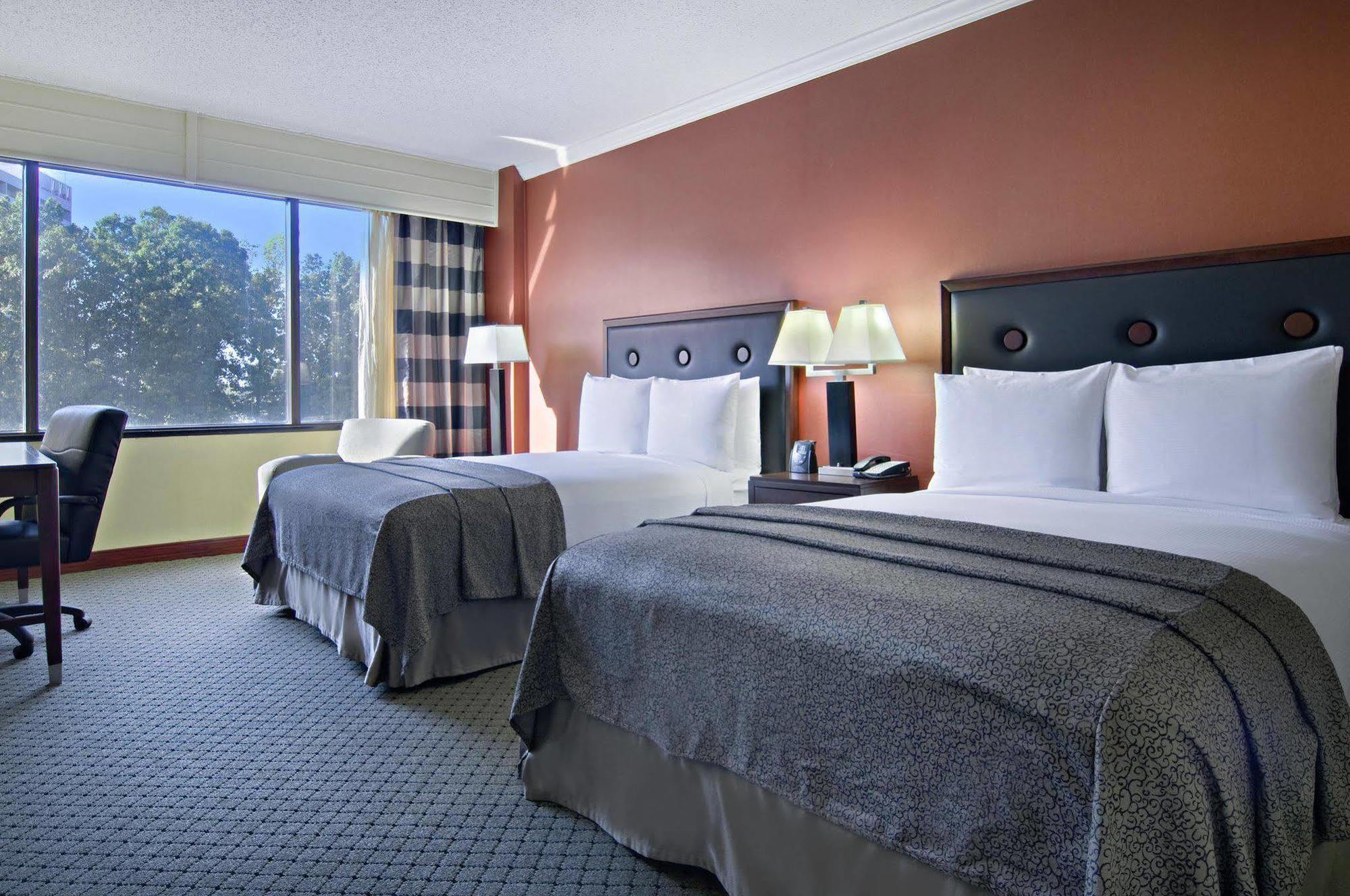 Hilton Executive Park Hotel