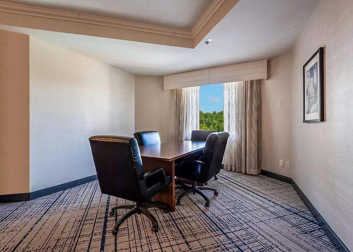Doubletree By Hilton South Charlotte Tyvola